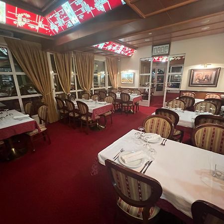 Hotel Zephyr - Plovanija บูเย ภายนอก รูปภาพ