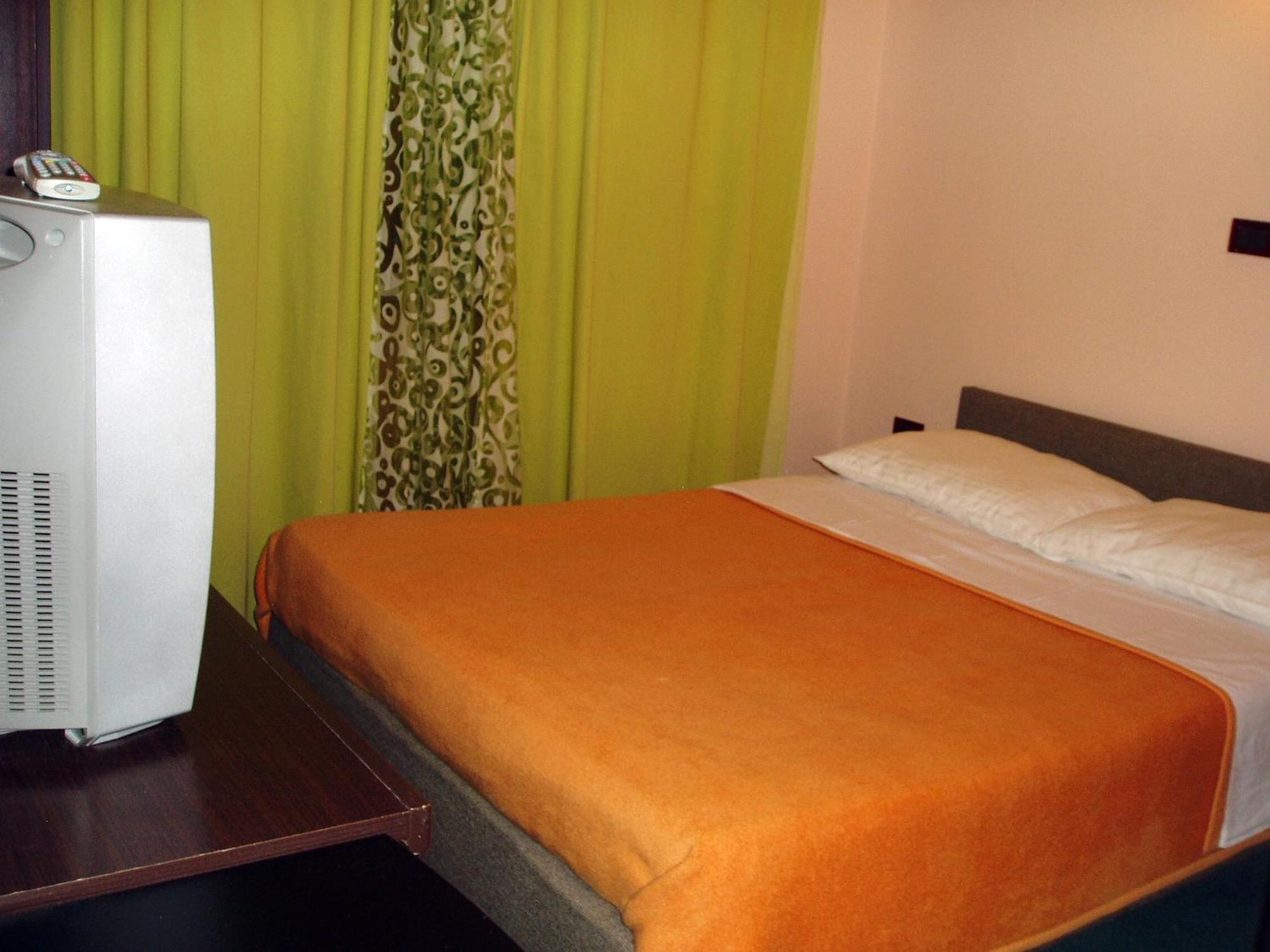 Hotel Zephyr - Plovanija บูเย ห้อง รูปภาพ